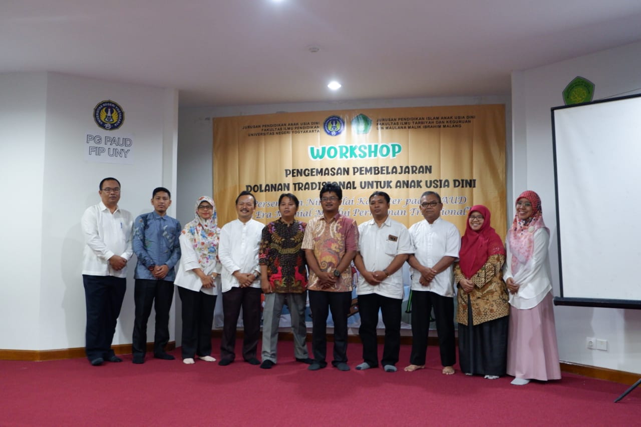 WORKSHOP PENGEMASAN PEMBELAJARAN DOLANAN TRADISIONAL UNTUK ANAK USIA DINI