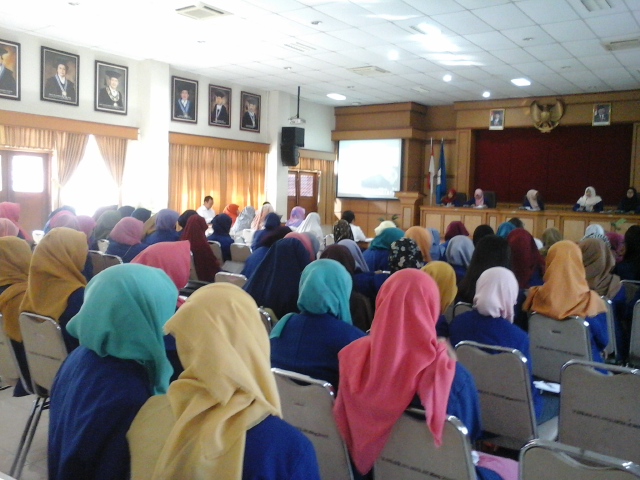 Seminar Laporan PKL Mahasiswa Prodi PG PAUD Angkatan 2013